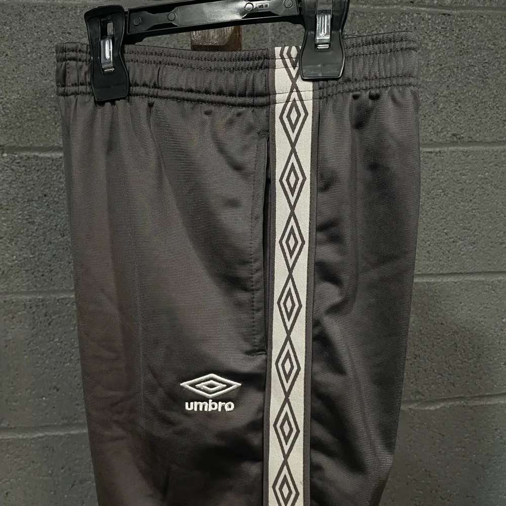 Umbro Charcoal Pants with Geometric White Stripe